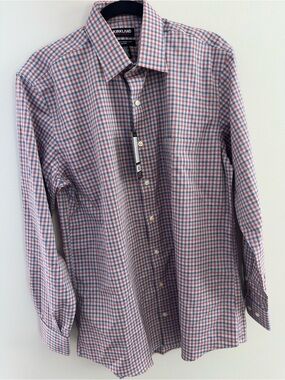 NWT Kirkland Signature Men’s Traditional Fit Dress Shirt (Spread 15.5”x 32/33)